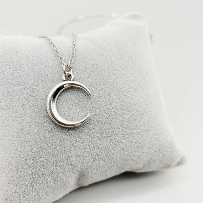2021 Fashion 5 Designs Moon Pendant Chain Female Necklace For Wholesale Friendly Gifts Jewelry Women Necklace Drop Shipping
