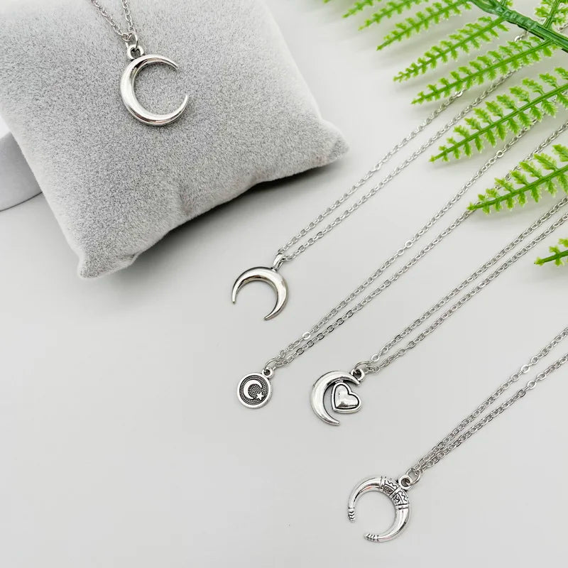 2021 Fashion 5 Designs Moon Pendant Chain Female Necklace For Wholesale Friendly Gifts Jewelry Women Necklace Drop Shipping