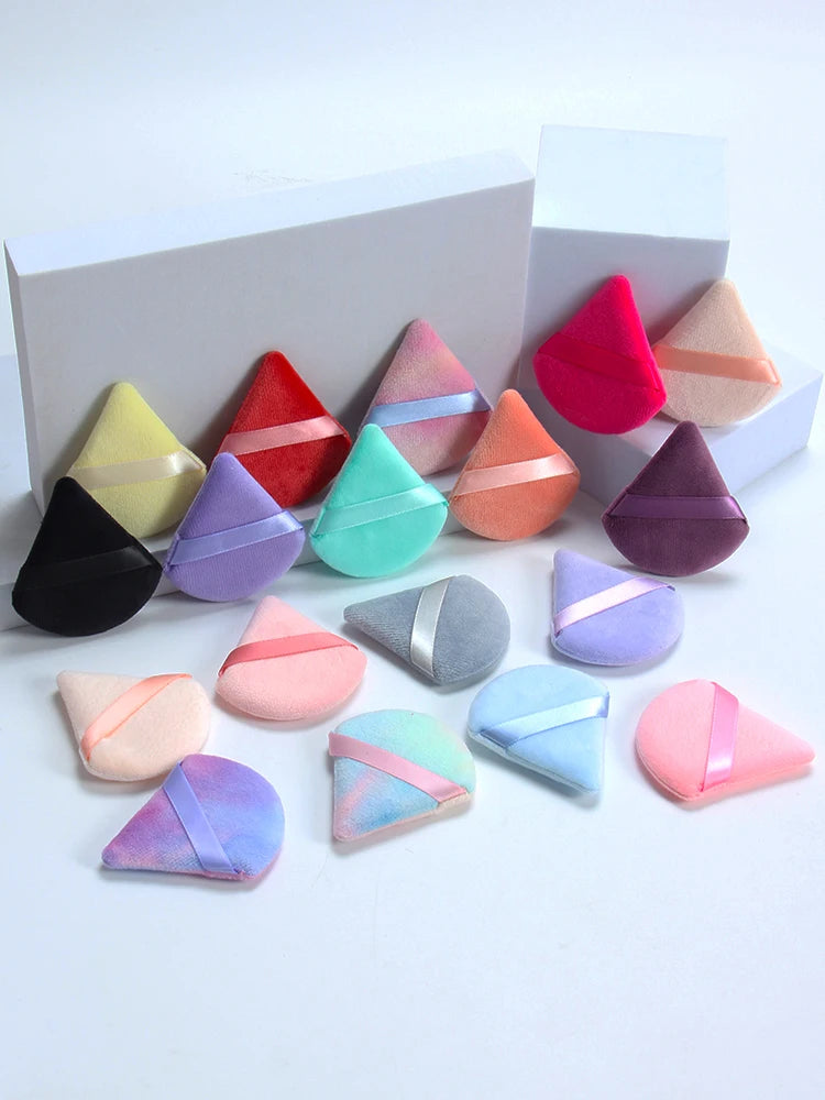 6 Pcs New Triangular Sponge Puffs with a Soft Skin Friendly and Delicate Makeup Feel Suitable for Home or Travel Use