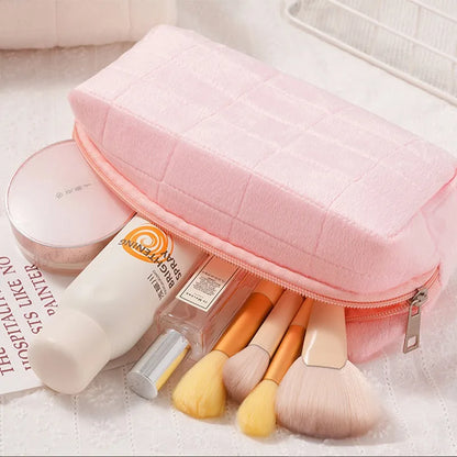 New cute plush cosmetic bag, travel skin care product storage bag, high-looking female mobile phone large capacity storage bag
