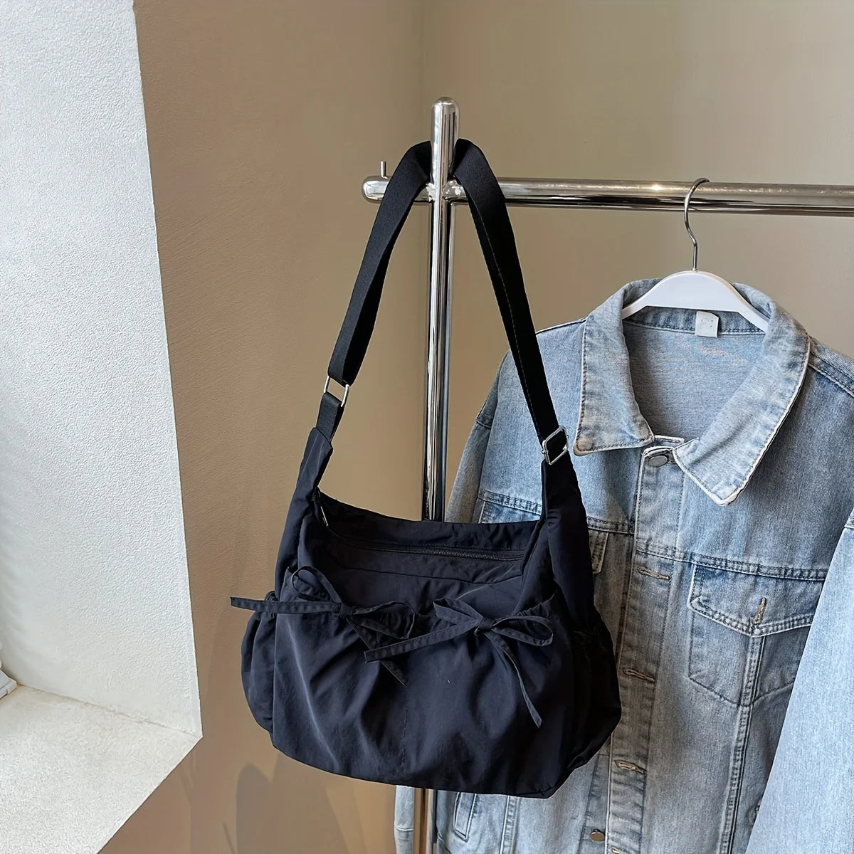 Large Capacity Women's Shoulder Bags Lightweight Nylon Pleated Crossbody Bag Multiple Pockets Hobo Bag For Women Commuting