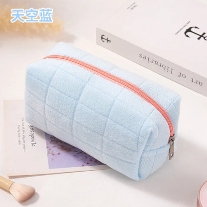 New cute plush cosmetic bag, travel skin care product storage bag, high-looking female mobile phone large capacity storage bag
