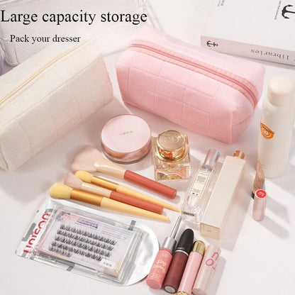 New cute plush cosmetic bag, travel skin care product storage bag, high-looking female mobile phone large capacity storage bag